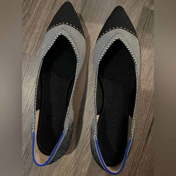 Rothy's Shoes - Rothy’s The Point Grey Mist Captoe
Size: 8.5